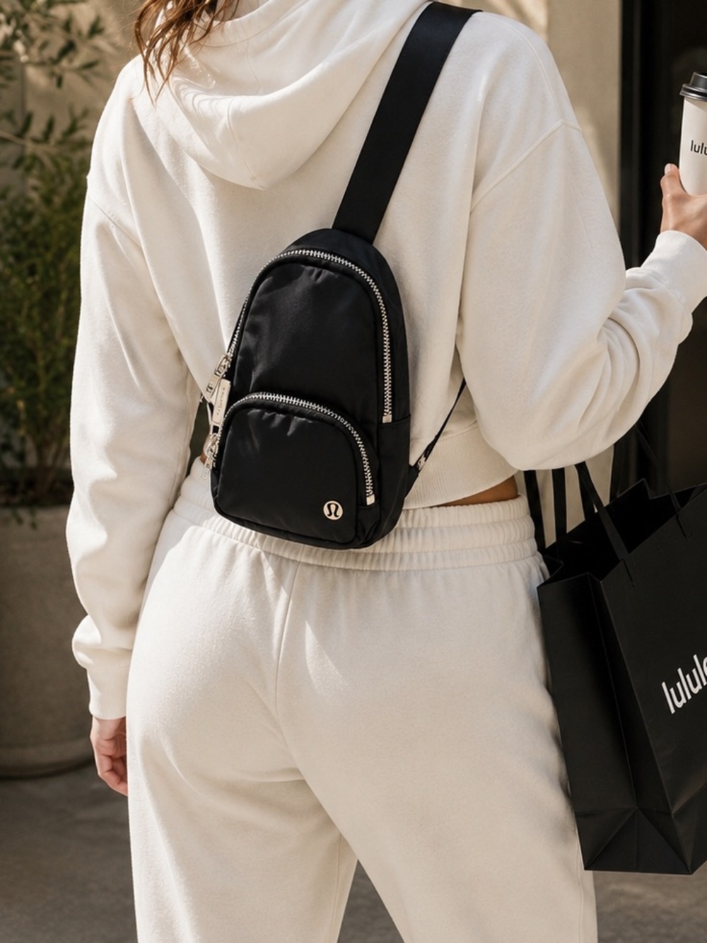 LULULEMON ATHLETICA BLACK N SILVER HARDWARE EVERYWHERE SLING BAG (small 2L)